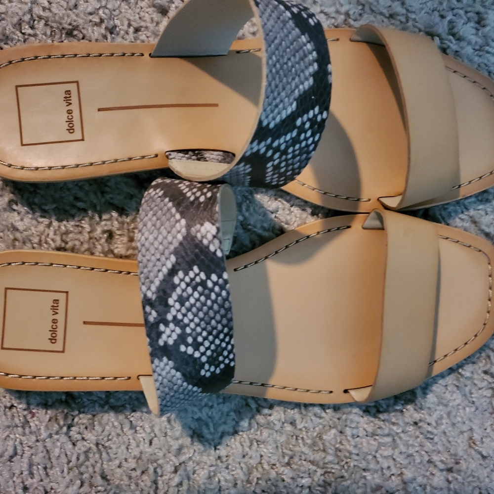 Dolce vita sandals